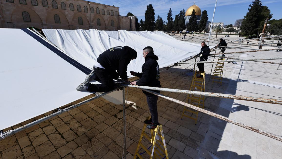 قيود مشددة على دخول المصلين وتمديد ساعات الاقتحامات الصباحية وسط توتر متصاعد في القدس