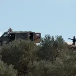 تصعيد واسع بالضفة الغربية.. اعتقالات واعتداءات للمستوطنين تطال المقابر والمنازل والأراضي الزراعية