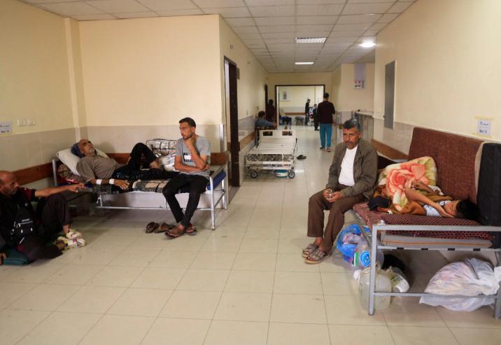 الوزارة تؤكد وجود 3000 حالة مرضية عالقة ضمن 36 كشفاً منذ فبراير وتنتقد تأخر الموافقات الأمنية