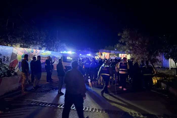 القوة الأمنية المشتركة في المخيم تتعرض للقصف وسط سقوط شهداء وجرحى من المدنيين