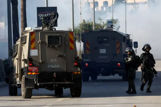 الاحتلال يشن حملة اعتقالات واسعة فجر الأحد في طولكرم وبيت لحم ونابلس