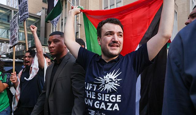 تقرير يكشف أن التحقيق انتهى سريعًا بينما واصلت إدارة ترمب اعتباره “تهديدًا للأمن القومي”