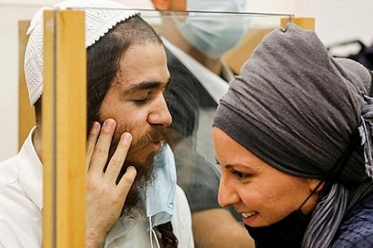 مداولات بين ليفين وهرتسوغ حول عفو عن إرهابيين يهود مدانين بقتل فلسطينيين