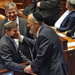 أزمة ائتلاف نتنياهو تتعمّق: "الصهيونية الدينية" تجمّد التصويت والملف الحريدي يفجّر انقسامًا واسعًا