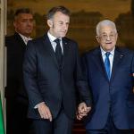 عباس وماكرون يبحثان في باريس سبل تثبيت وقف إطلاق النار في غزة وتعزيز العلاقات الثنائية