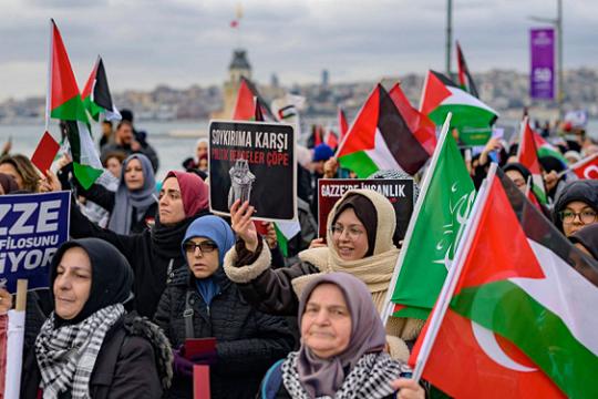 تركيا تمنع مرور البضائع الإسرائيلية المكتوبة بالعبرية وتشدّد القيود التجارية