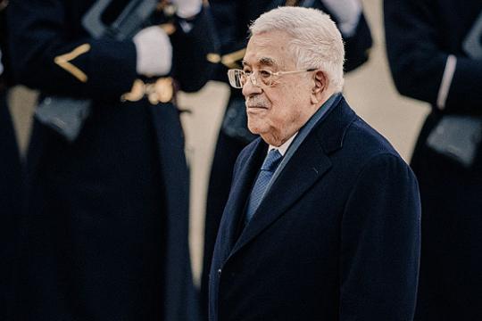 الرئيس عباس يُجري تعديلاً وزارياً محدوداً ويعين وزيراً جديداً للنقل والمواصلات