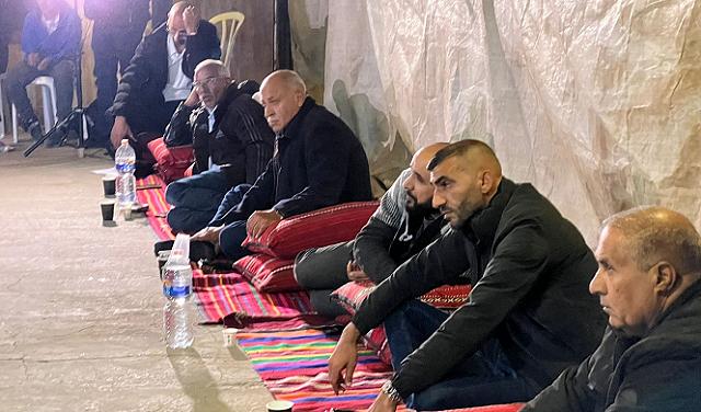 قيادات ونشطاء النقب يحذّرون من “جريمة تهجير جماعي” ويؤكدون أن الاحتجاج الشعبي هو الخيار الأخير بعد قرار المحكمة العليا بإخلاء القرية دون بدائل.