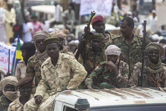 ترامب يتعهد بالتدخل لإنهاء حرب السودان استجابة لطلب من محمد بن سلمان