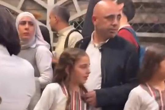 اقتحام عسكري لفعالية أطفال بالقدس يثير الهلع داخل "الحكواتي"