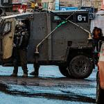 موجة اقتحامات متزامنة في الضفة: اختناق في رام الله وهجمات للمستوطنين شمال القدس