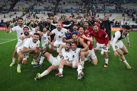 الفدائي يقلب الطاولة مجددًا: ريمونتادا فلسطينية تربك تونس وتقرب الحلم العربي