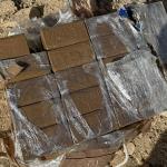 الاحتلال يعلن اعتقال 6 أشخاص وضبط 21 كلغم مخدرات قرب الحدود مع مصر