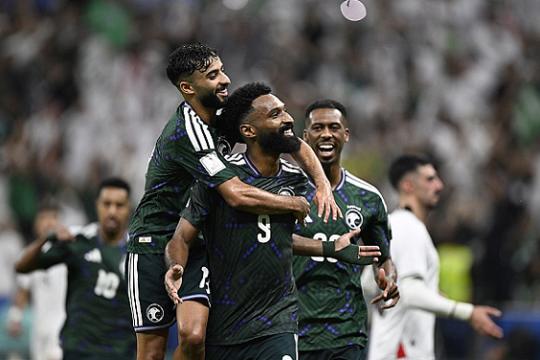 السعودية تُقصي فلسطين بعد مواجهة ملتهبة وتمضي إلى نصف نهائي كأس العرب 2025