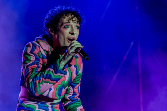 فنان سويسري يُعيد جائزة "يوروفيجن" احتجاجًا على مشاركة إسرائيل بسبب حرب غزة