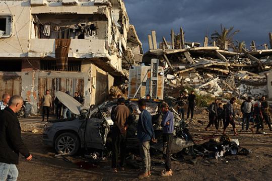 ارتفاع حصيلة الشهداء في غزة إلى أكثر من 70 ألفًا وسط تصعيد جوي وتحذيرات من كارثة إنسانية