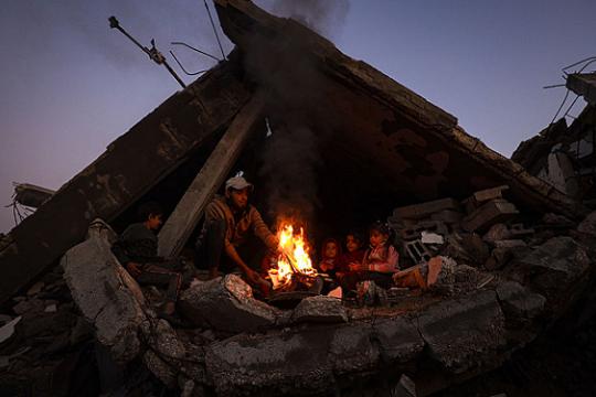 منازل الموت بعد الحرب: 18 شهيدًا بانهيار مبانٍ متضررة في غزة منذ وقف إطلاق النار