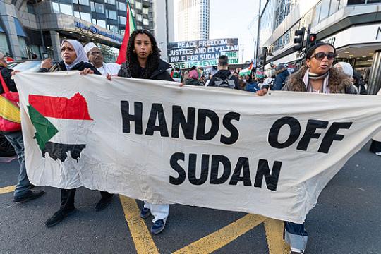 السودان: نزوح أكثر من 107 آلاف شخص من الفاشر وغرب دارفور بسبب تصاعد العنف