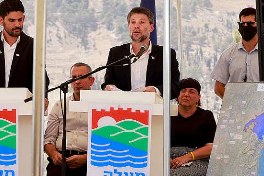 سموتريتش: شرعنة 69 تجمعًا استيطانيًا في الضفة خلال ثلاث سنوات لمنع قيام دولة فلسطينية