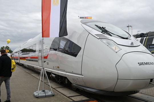 مصر تشيّد قطارًا فائق السرعة يربط البحرين الأحمر والمتوسط عبر الصحراء