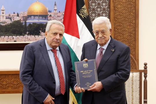 معهد إسرائيلي: مسودة الدستور الفلسطيني 2026 .. بين الطموح الوطني والفجوات الواقعية