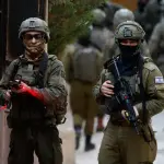 تصعيد واسع في الضفة.. اعتقالات وإصابات وإغلاقات واعتداءات للمستوطنين