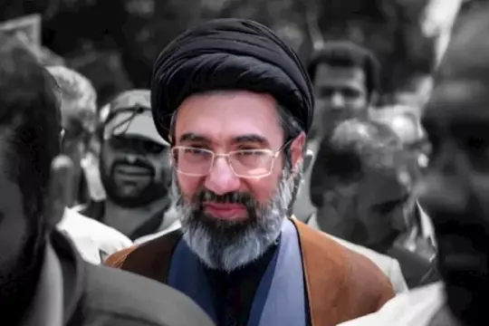 الحرس الثوري يفرض مجتبى خامنئي مرشدا لإيران وسط مخاوف من تشدد أكبر