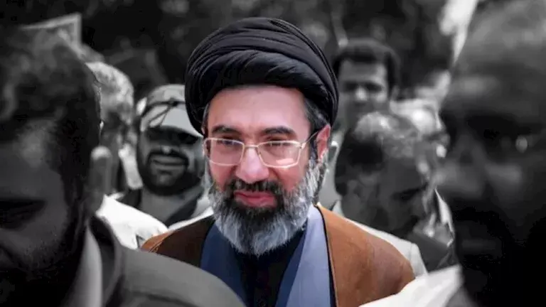 تقارير تتحدث عن دور حاسم للحرس الثوري في اختيار نجل خامنئي رغم اعتراضات داخل المؤسسة الدينية والسياسية