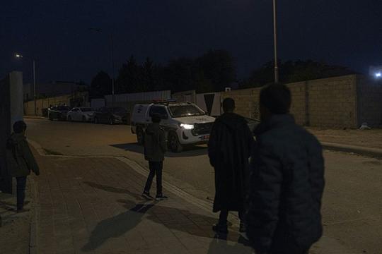 مقتل مواطن من ترابين الصانع برصاص الشرطة الإسرائيلية خلال اقتحام القرية