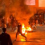 واشنطن تدرس خياراتها في إيران وسط احتجاجات متصاعدة وتحذيرات من مواجهة إقليمية