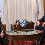 محادثات أميركية–إسرائيلية "بنّاءة" حول غزة والاحتلال يقرّ بعملية بحث عن جثة أسير