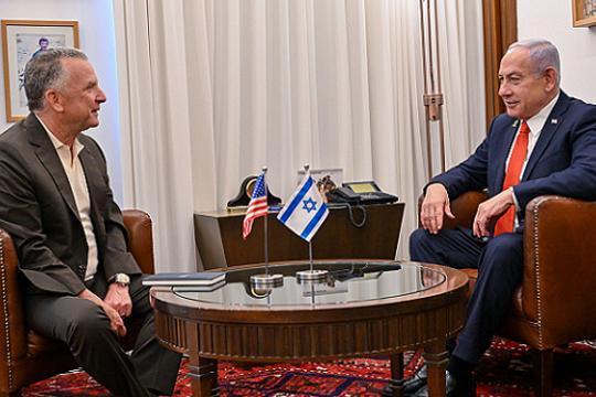 محادثات أميركية–إسرائيلية "بنّاءة" حول غزة والاحتلال يقرّ بعملية بحث عن جثة أسير