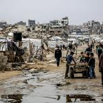 تصعيد إسرائيلي واسع في غزة يفاقم الفجوة بين مسار التهدئة والواقع الميداني