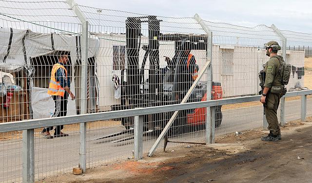 القرار يأتي وسط تحقيقات أمنية حول تهريب ممنوع، والكتيبة ستتولى مهامًا جديدة في منطقة "كيسوفيم"