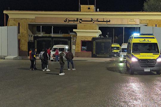 دفعة ثانية من العائدين عبر رفح وسط قيود إسرائيلية مشددة