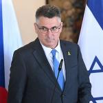 ساعر يحذر من تهديد الصواريخ الإيرانية ويشدد على نزع سلاح حماس