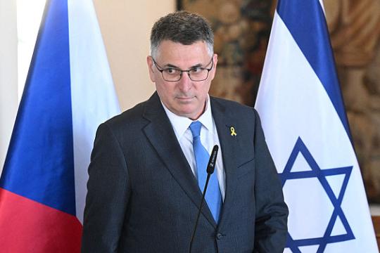 ساعر يحذر من تهديد الصواريخ الإيرانية ويشدد على نزع سلاح حماس