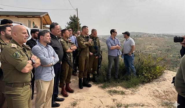 وزيرا إسرائيليان يقتحمان نعلين عقب قرارات الكابينيت لتعميق السيطرة على الضفة الغربية