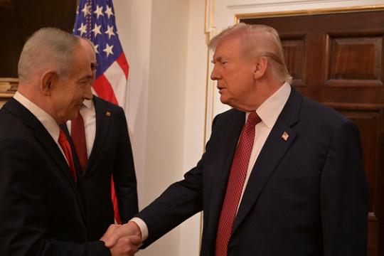 نتنياهو وترامب يبحثان مفاوضات إيران في اجتماع مطوّل بالبيت الأبيض