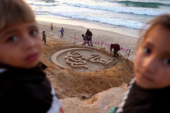 شهداء جدد في خانيونس وإسرائيل تعلن مقتل جندي بنيران صديقة وسط استمرار خروق الهدنة