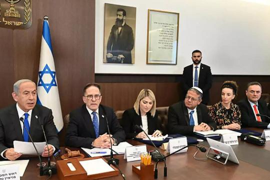 انسحاب مسؤولين كبار من اجتماع الحكومة الإسرائيلية بسبب خلاف على حضور مسؤول شعبة التحقيقات