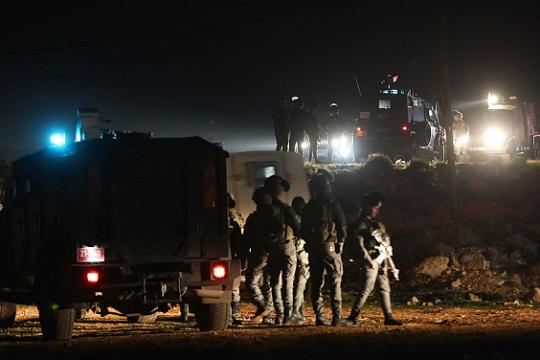 استشهاد شاب وإصابة آخر برصاص الاحتلال الإسرائيلي جنوب الخليل