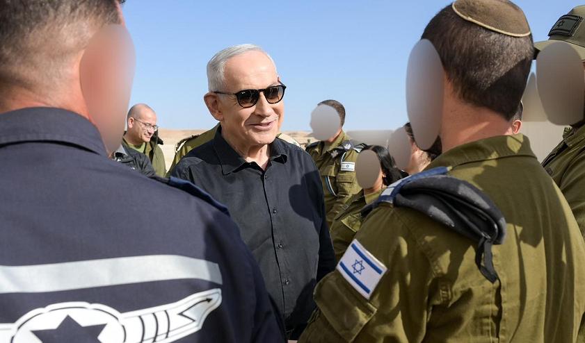 رئيس الحكومة الإسرائيلية يشيد بالتعاون العسكري مع الولايات المتحدة خلال زيارته قاعدة جوية جنوب إسرائيل