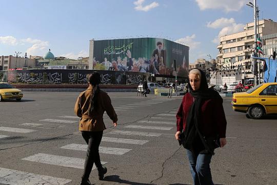 إسرائيل والولايات المتحدة تتجهان لتقليص وتيرة الهجمات على إيران مع استمرار الحرب