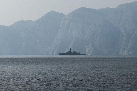 ترامب يهدد إيران بعواقب عسكرية غير مسبوقة ونتنياهو يدعو الإيرانيين لإسقاط النظام