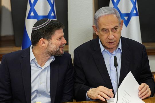 نتنياهو يعلّق قانون إعفاء الحريديين من التجنيد مؤقتًا لصالح زيادة ميزانية الحرب