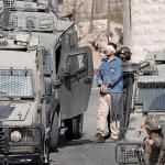 الاحتلال الإسرائيلي يعتقل 16 امرأة من زوجات أسرى محررين ويمارس حملة مداهمات بالضفة الغربية