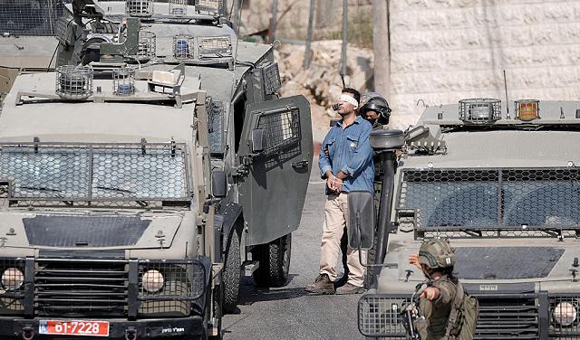 اعتقالات ومداهمات تشمل بلدات سلفيت وطوباس وجنين، مع اقتحام المنازل وتفتيشها