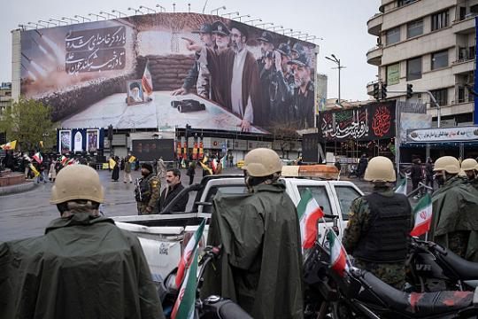 إسرائيل تكشف محاولة إيران إسقاط طائرة حربية وتصاعد القصف المتبادل