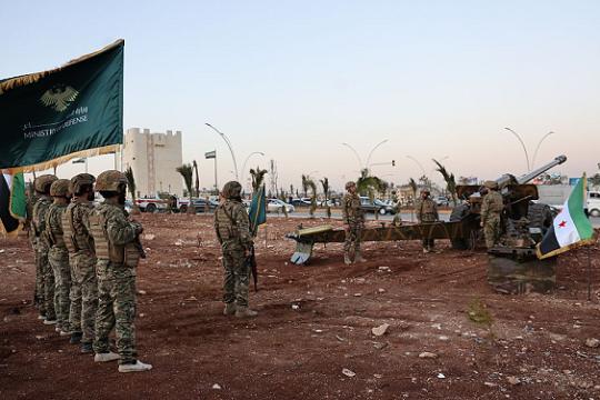 ضغوط أميركية على سورية للتدخل عسكريًا في شرق لبنان ونزع سلاح حزب الله